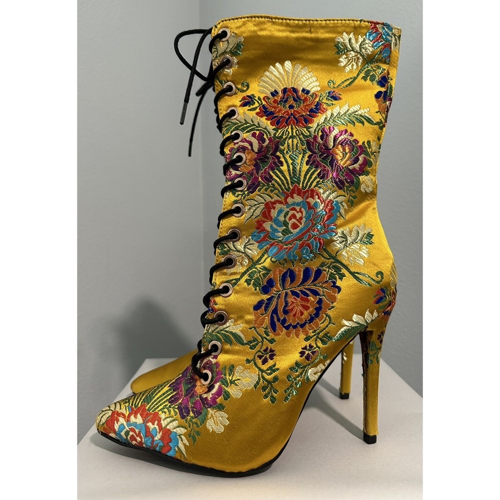 Anne Michelle Women's Embroidered Yellow Gold Floral Satin Boots Size 6.5 NEW - Picture 3 of 8